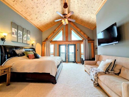 9 Upper Crescent, Marten Beach, AB - Indoor Photo Showing Bedroom