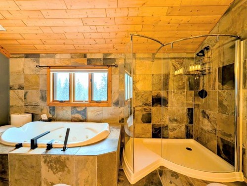 9 Upper Crescent, Marten Beach, AB - Indoor Photo Showing Bathroom