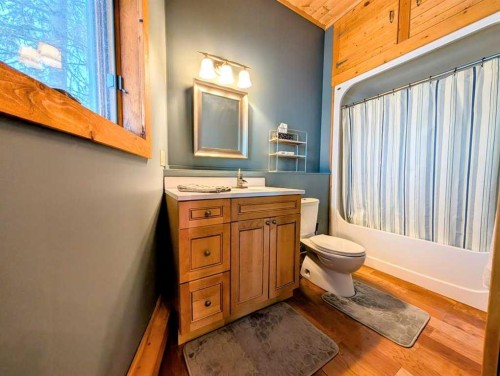 9 Upper Crescent, Marten Beach, AB - Indoor Photo Showing Bathroom