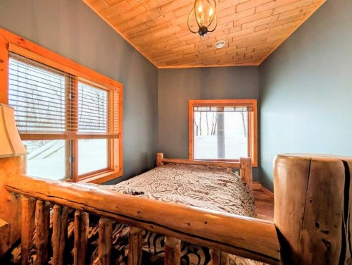 9 Upper Crescent, Marten Beach, AB - Indoor