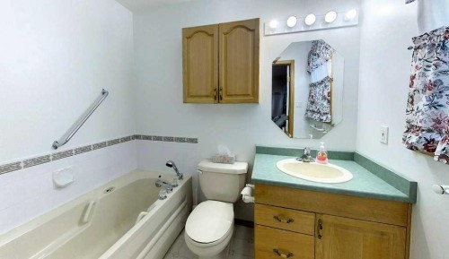 5120 18 Avenue, Edson, AB - Indoor Photo Showing Bathroom