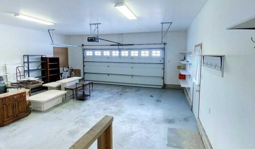 5120 18 Avenue, Edson, AB - Indoor Photo Showing Garage
