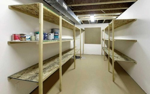 5120 18 Avenue, Edson, AB - Indoor With Storage