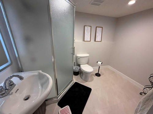 34 Wedow Drive, Whitecourt, AB - Indoor Photo Showing Bathroom