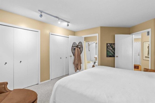 Unit 4-717 7Th Street, Canmore, AB - Indoor Photo Showing Bedroom