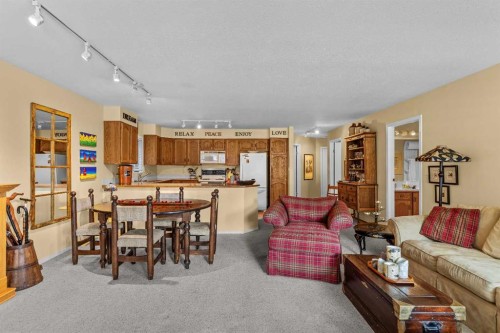Unit 4-717 7Th Street, Canmore, AB - Indoor Photo Showing Living Room