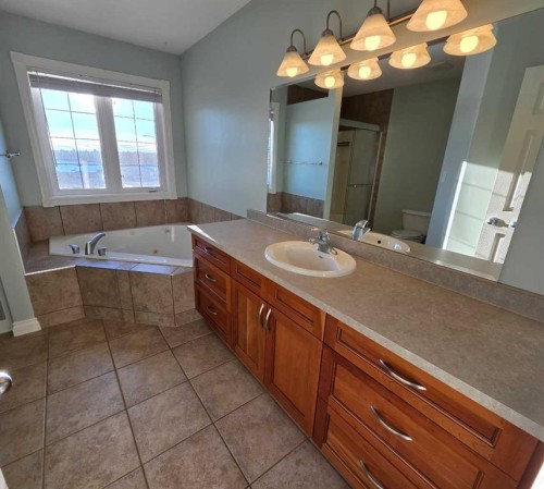 6138 11 Avenue, Edson, AB - Indoor Photo Showing Bathroom