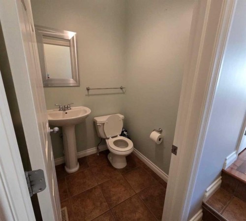 6138 11 Avenue, Edson, AB - Indoor Photo Showing Bathroom