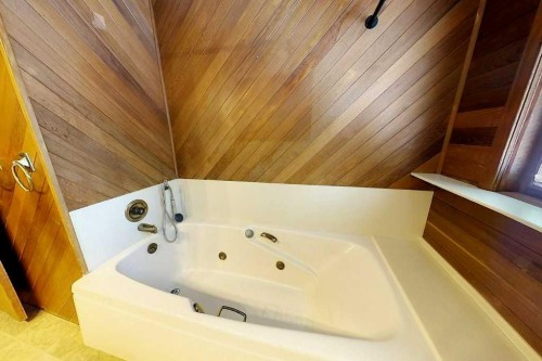 4324 7 Avenue, Edson, AB - Indoor Photo Showing Bathroom