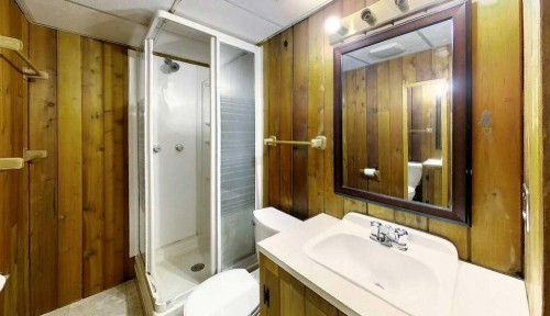 4324 7 Avenue, Edson, AB - Indoor Photo Showing Bathroom