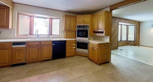 4324 7 Avenue, Edson, AB - Indoor Photo Showing Kitchen