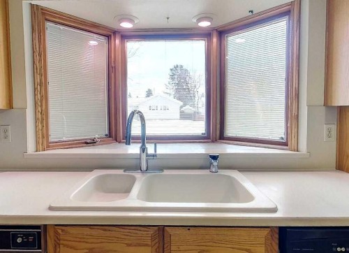 4324 7 Avenue, Edson, AB - Indoor Photo Showing Kitchen With Double Sink