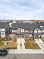 216 Clydesdale Avenue  Cochrane, AB T4C 2S5