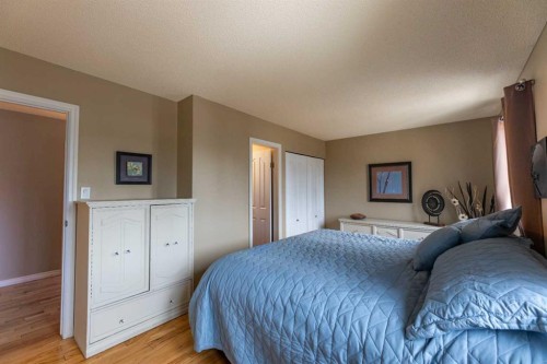 124 Cheviot Drive, Hinton, AB - Indoor Photo Showing Bedroom