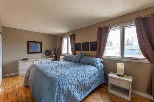 124 Cheviot Drive, Hinton, AB - Indoor Photo Showing Bedroom