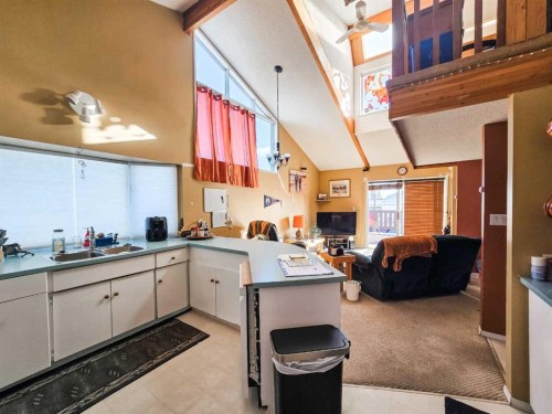 4819 10 Avenue, Edson, AB - Indoor Photo Showing Kitchen