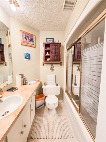 4819 10 Avenue, Edson, AB - Indoor Photo Showing Bathroom