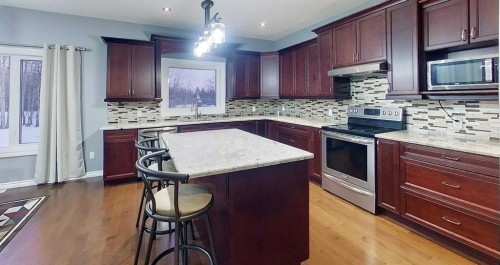 1727 63 Street, Edson, AB - Indoor Photo Showing Kitchen With Upgraded Kitchen