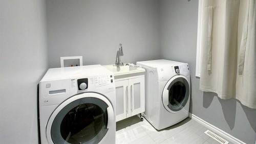 1727 63 Street, Edson, AB - Indoor Photo Showing Laundry Room