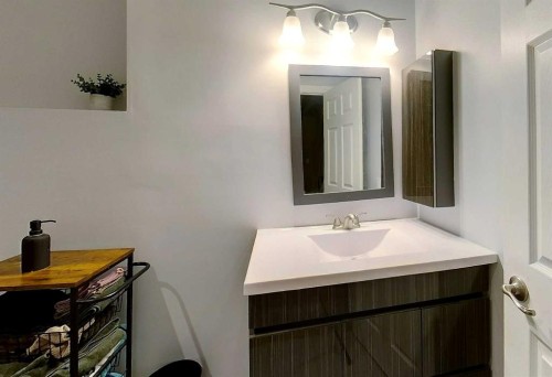 1727 63 Street, Edson, AB - Indoor Photo Showing Bathroom