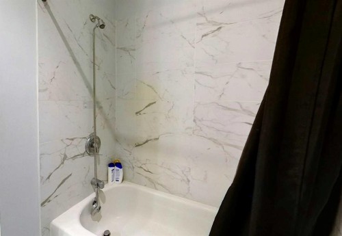 1727 63 Street, Edson, AB - Indoor Photo Showing Bathroom