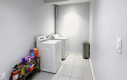 1727 63 Street, Edson, AB - Indoor Photo Showing Laundry Room