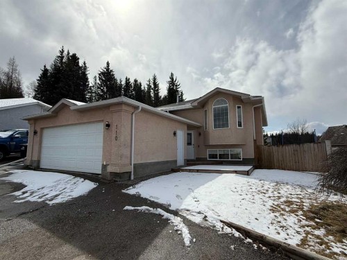 110 Parker Place, Hinton, AB - Outdoor