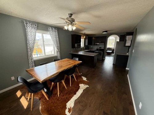 110 Parker Place, Hinton, AB - Indoor Photo Showing Dining Room