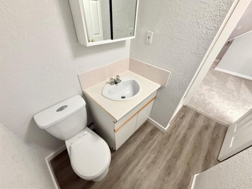 106 Reimer Drive, Hinton, AB - Indoor Photo Showing Bathroom
