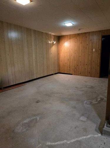 101 Simpson Street, Hinton, AB - Indoor