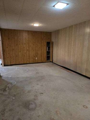 101 Simpson Street, Hinton, AB - Indoor