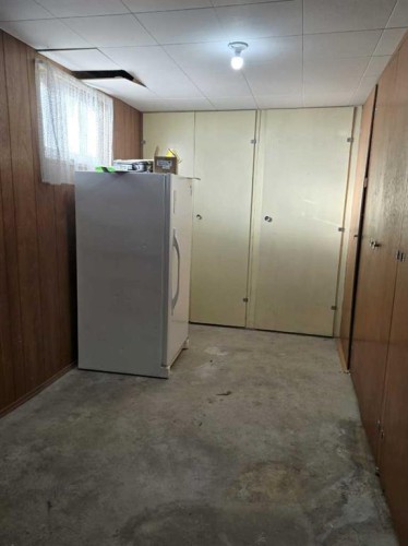 101 Simpson Street, Hinton, AB - Indoor