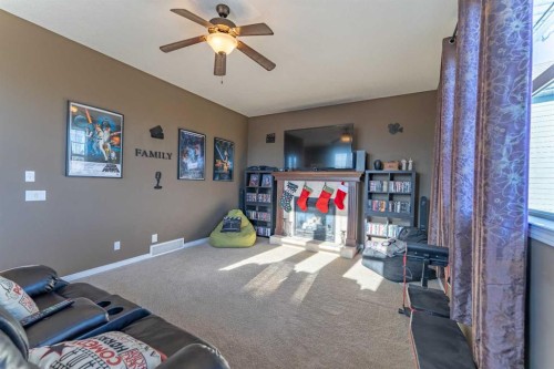 142 West Pointe Circle, Cochrane, AB - Indoor Photo Showing Other Room
