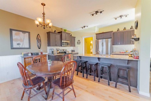 142 West Pointe Circle, Cochrane, AB - Indoor Photo Showing Dining Room
