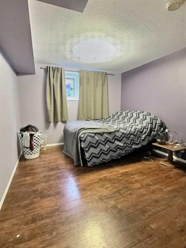 13 Aspen Crescent, Jasper, AB - Indoor Photo Showing Bedroom