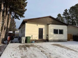 7106 South Glen Avenue  Edson, AB T7E 1M9