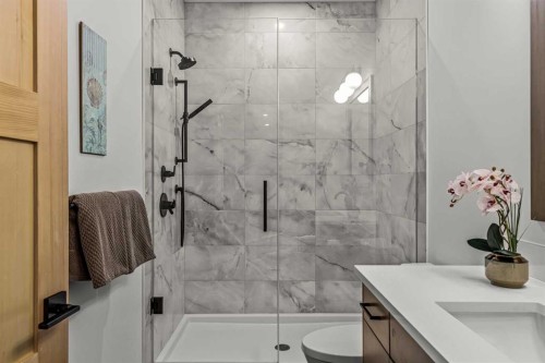 283C Three Sisters Drive, Canmore, AB - Indoor Photo Showing Bathroom