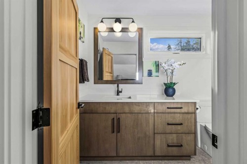 283C Three Sisters Drive, Canmore, AB - Indoor Photo Showing Bathroom