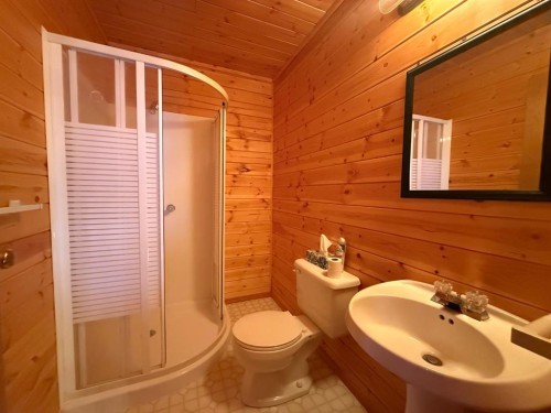 34 Ella Mae Crescent, Whispering Hills, AB - Indoor Photo Showing Bathroom