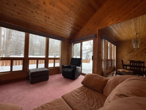 34 Ella Mae Crescent, Whispering Hills, AB - Indoor Photo Showing Living Room