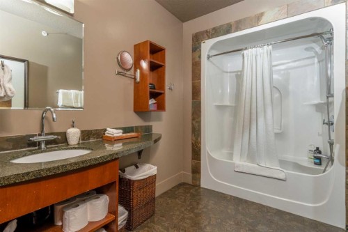 406-187 Kananaskis Way, Canmore, AB - Indoor Photo Showing Bathroom
