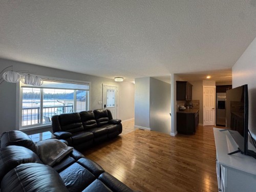 4316 18 Avenue, Edson, AB - Indoor Photo Showing Living Room