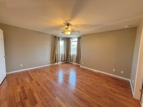 294 Tocher Avenue, Hinton, AB - Indoor Photo Showing Other Room