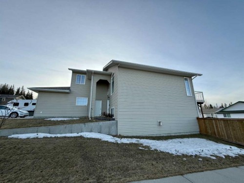 294 Tocher Avenue, Hinton, AB - Outdoor
