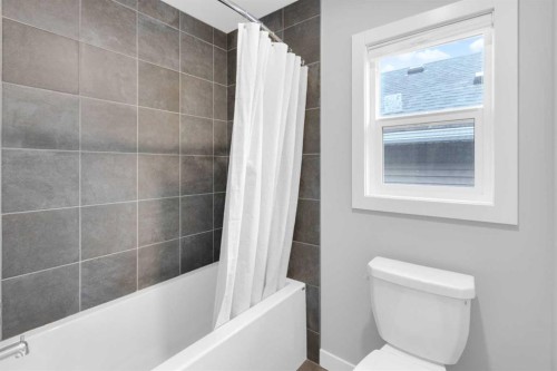 287 Rivercrest Boulevard, Cochrane, AB - Indoor Photo Showing Bathroom