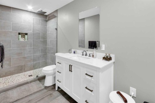 287 Rivercrest Boulevard, Cochrane, AB - Indoor Photo Showing Bathroom