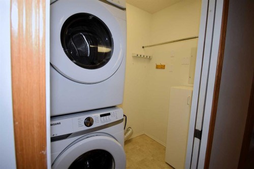 202-777 48 Street, Edson, AB - Indoor Photo Showing Laundry Room