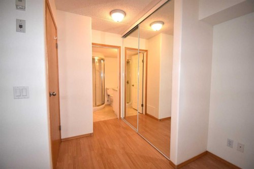 202-777 48 Street, Edson, AB - Indoor Photo Showing Other Room