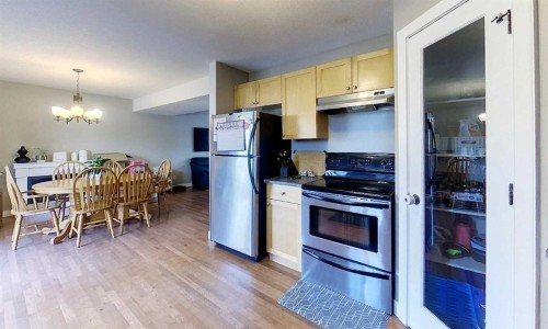 #1-6615 5Th Avenue, Edson, AB - Indoor Photo Showing Kitchen