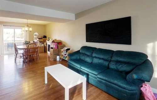 #1-6615 5Th Avenue, Edson, AB - Indoor Photo Showing Living Room